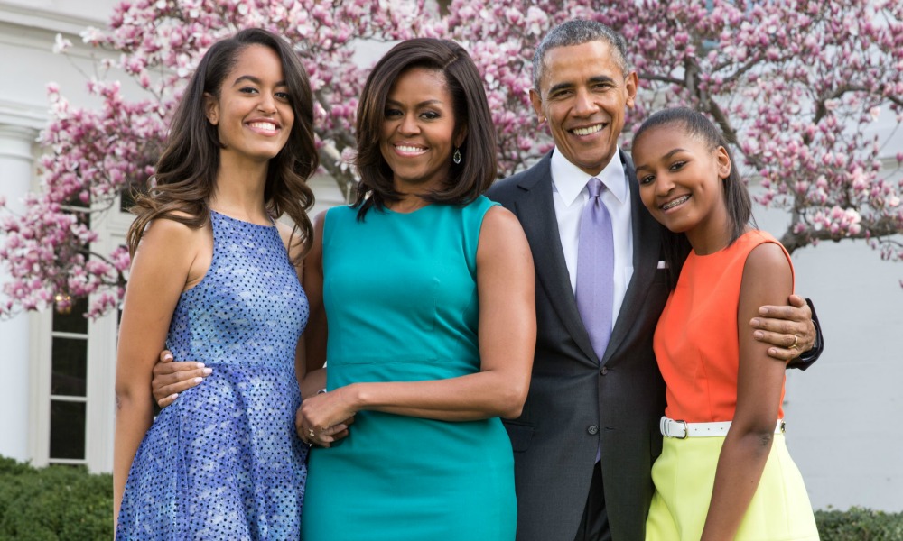 Barack e Michelle Obama com a família na Casa Branca