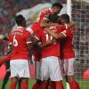 Equipa do Benfica festeja o golo de Jonas