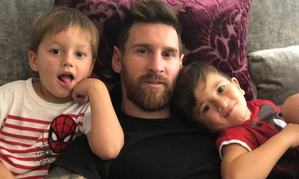 Messi com os filhos Thiago e Matheo