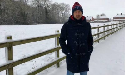 Adrien Silva com a neve de Leicester como pano de fundo