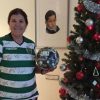 Dolores Aveiro com a prenda oferecida pelo Sporting