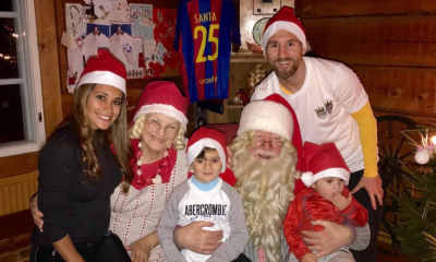 Lionel Messi com a esposa e os dois filhos