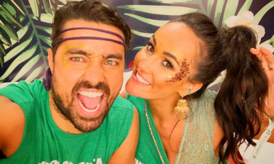 Ricardo Pereira ao lado da mulher Francisca no Carnaval carioca