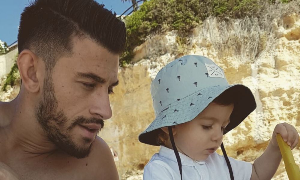 Pizzi com o filho Afonso durante as férias de Verão