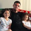 Pepe com as duas filhas