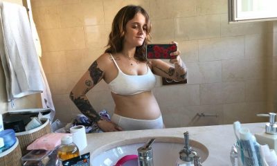 Carolina Deslandes exibe barriga da terceira gravidez